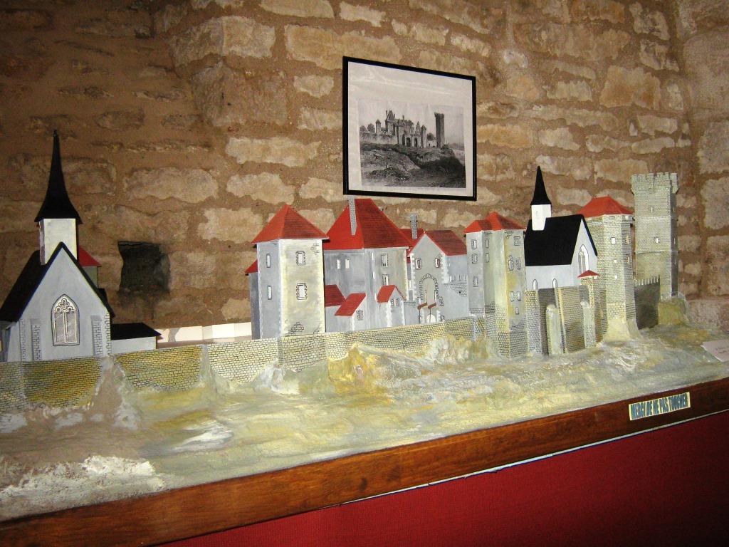 Maquette chateau Montbard